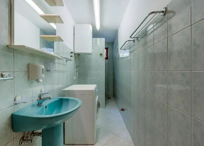 Apartment 4827-2 For 4 Pers In *