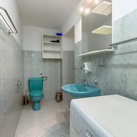 4827-2 For 4 Pers In Nerezine