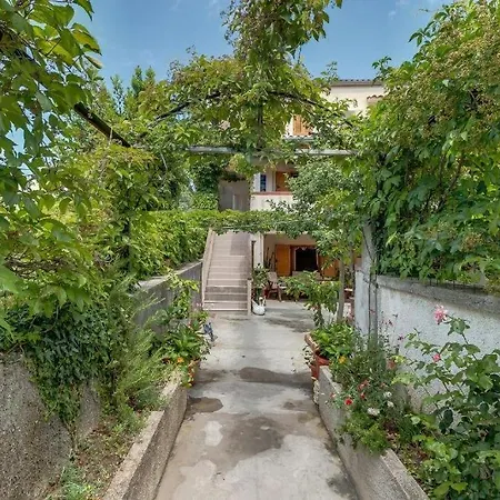 4827-2 For 4 Pers In Appartement