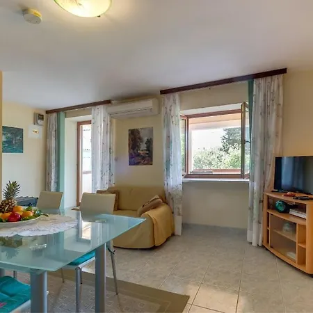 4827-2 For 4 Pers In * Nerezine