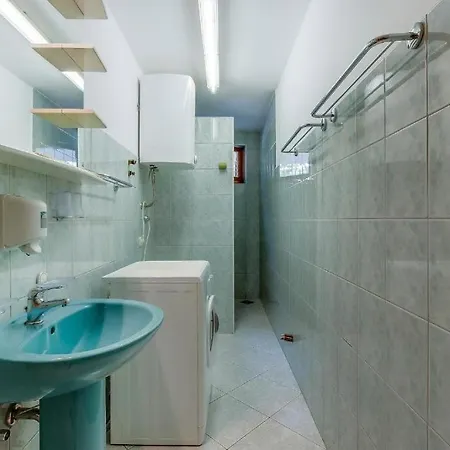 Apartment 4827-2 For 4 Pers In *