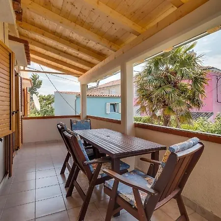 4827-2 For 4 Pers In *