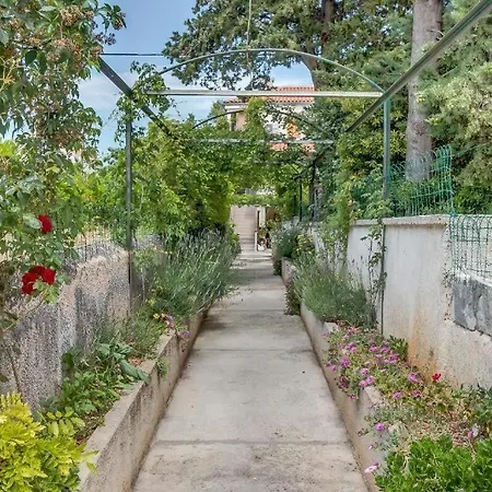 Apartment 4827-2 For 4 Pers In *