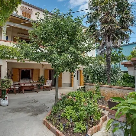 Appartement 4827-2 For 4 Pers In Nerezine