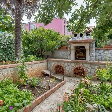 4827-2 For 4 Pers In *