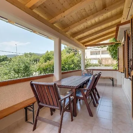 Appartement 4827-2 For 4 Pers In Nerezine