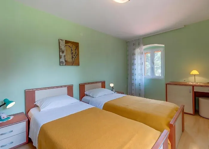 Apartman 4827-2 For 4 Pers In *