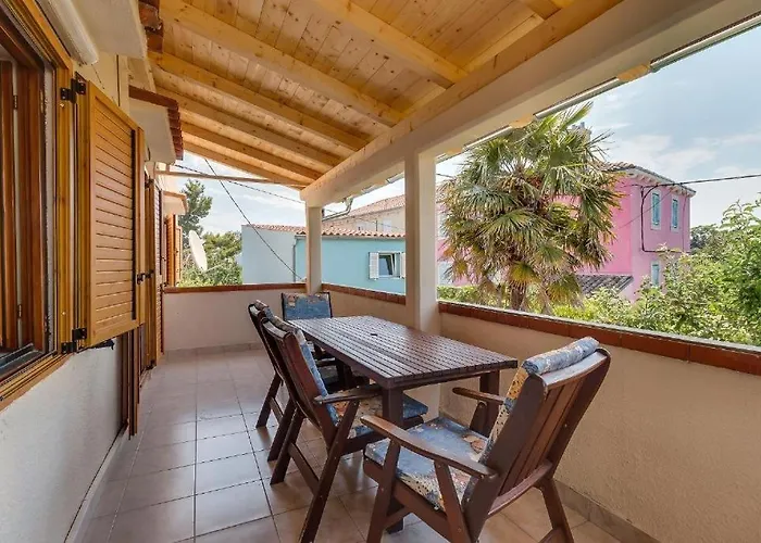 4827-2 For 4 Pers In *