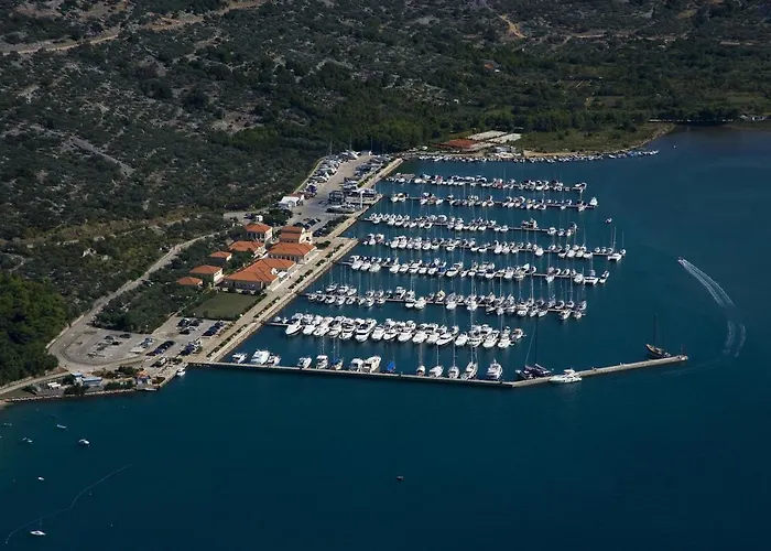 Apartman 4827-2 For 4 Pers In *