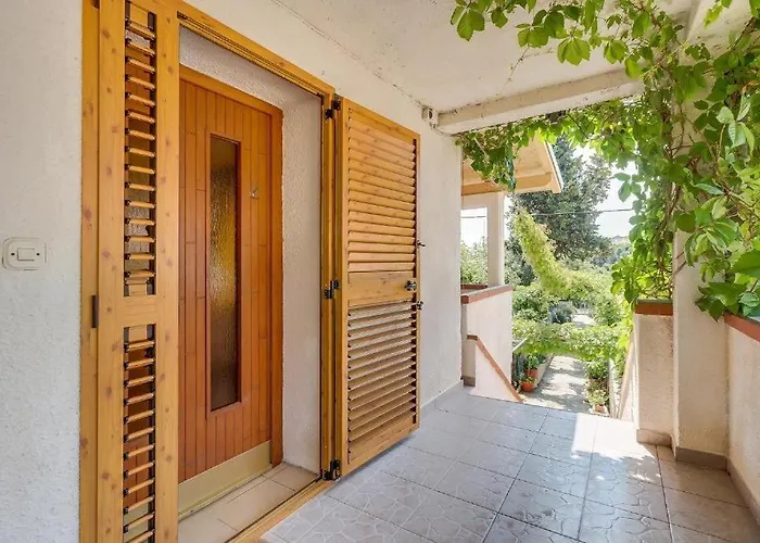 Apartman 4827-2 For 4 Pers In